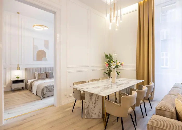 Exclusive & Prestigious W/ Balcony * Boedapest