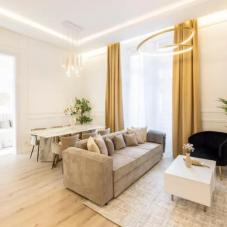 Exclusive & Prestigious W/ Balcony Budapest