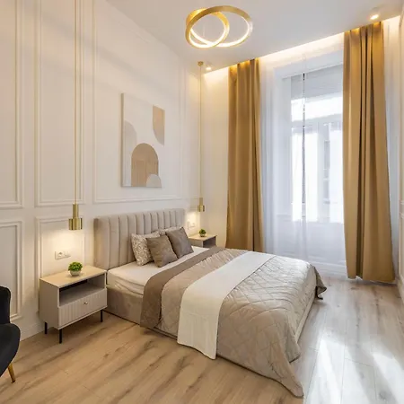 Exclusive & Prestigious W/ Balcony Appartamento Budapest