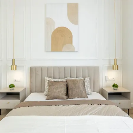 Exclusive & Prestigious W/ Balcony Budapest