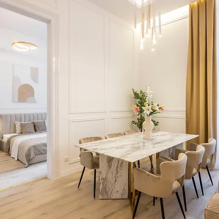 Exclusive & Prestigious W/ Balcony * Budapest