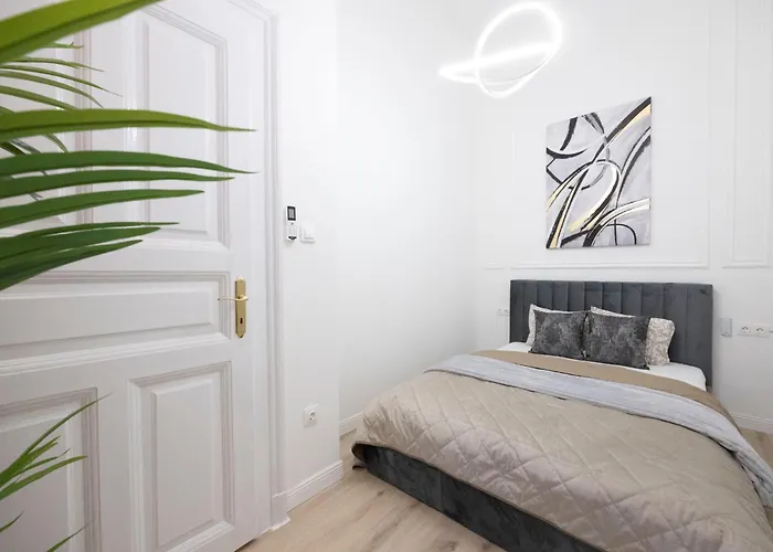 Exclusive & Prestigious W/ Balcony Appartamento *