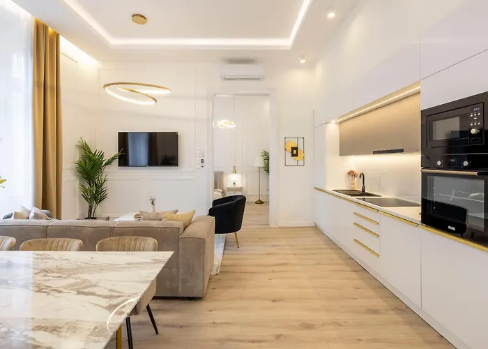 Exclusive & Prestigious W/ Balcony Будапешт