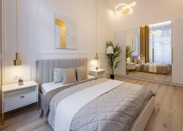 Exclusive & Prestigious W/ Balcony Будапешт